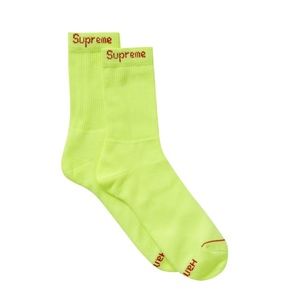 1 new pair of supreme Hanes crew socks size 6-12
